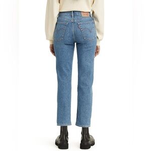 LEVI’S wedgie straight size 32